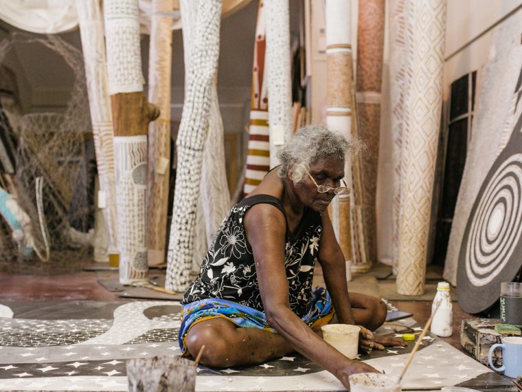 Naminapu Maymuru-White working at the Buku-Larrŋgay Mulka Centre, Yirrkala. Photo by Leicholhn McKellar. 